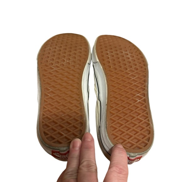 Vans Classic Slip-on Sneakers in Ivory. Size 8. EUC - Picture 7 of 8